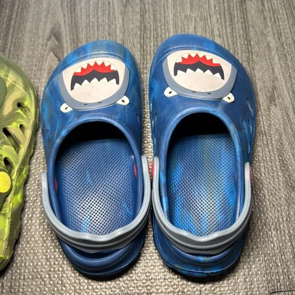 Kids Green Gator and Blue Shark Clogs - Kids Size 11 - Picture 4 of 7